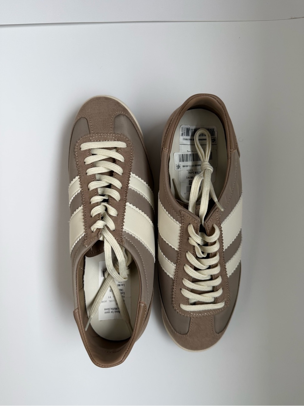 Madden girl jumper sneaker